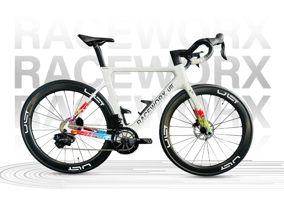 AERO CLIMBING ULTRA Black · Multi Logo · Electronic · C · (Background) 1